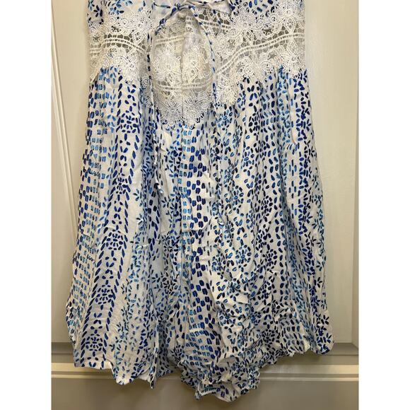 NWT En Crème Women’s‎ Ruffle Sleeveless Print Lace Romper Size M White Blue - Picture 6 of 9